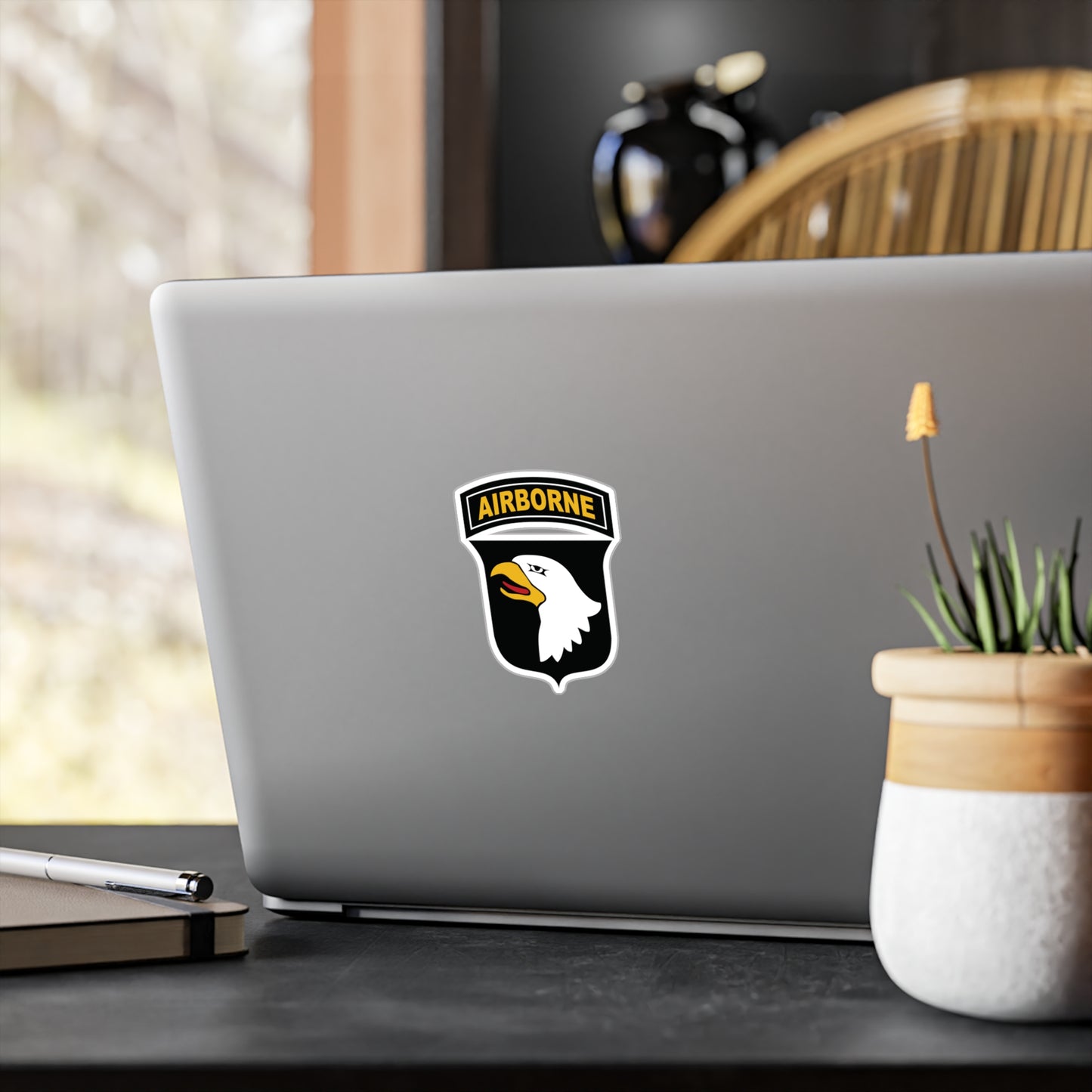 101st airborne insignia vinyl decal sticker