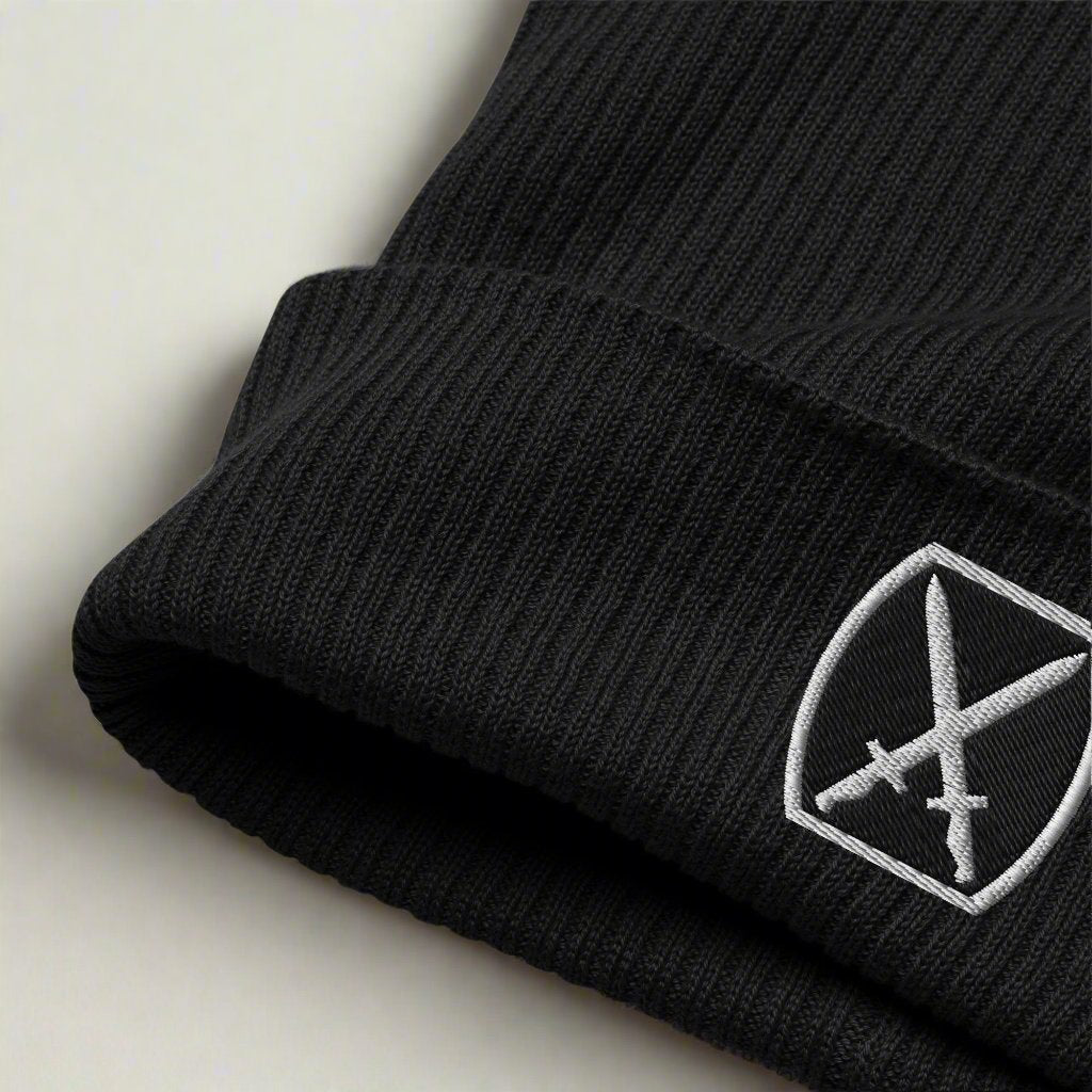 Ribbed beanie embroidered with 10th mountain division insignia