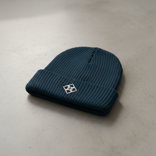 Ribbed knit beanie with 4th infantry division insignia